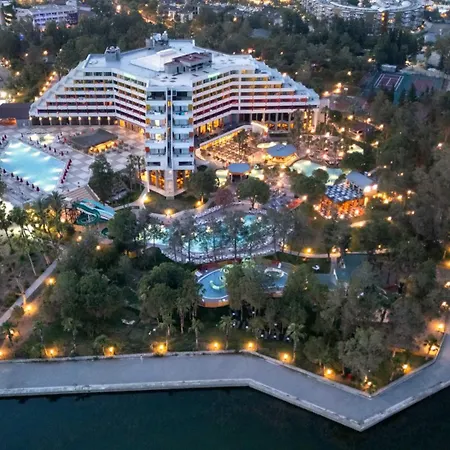 אתר נופש Megasaray סייד